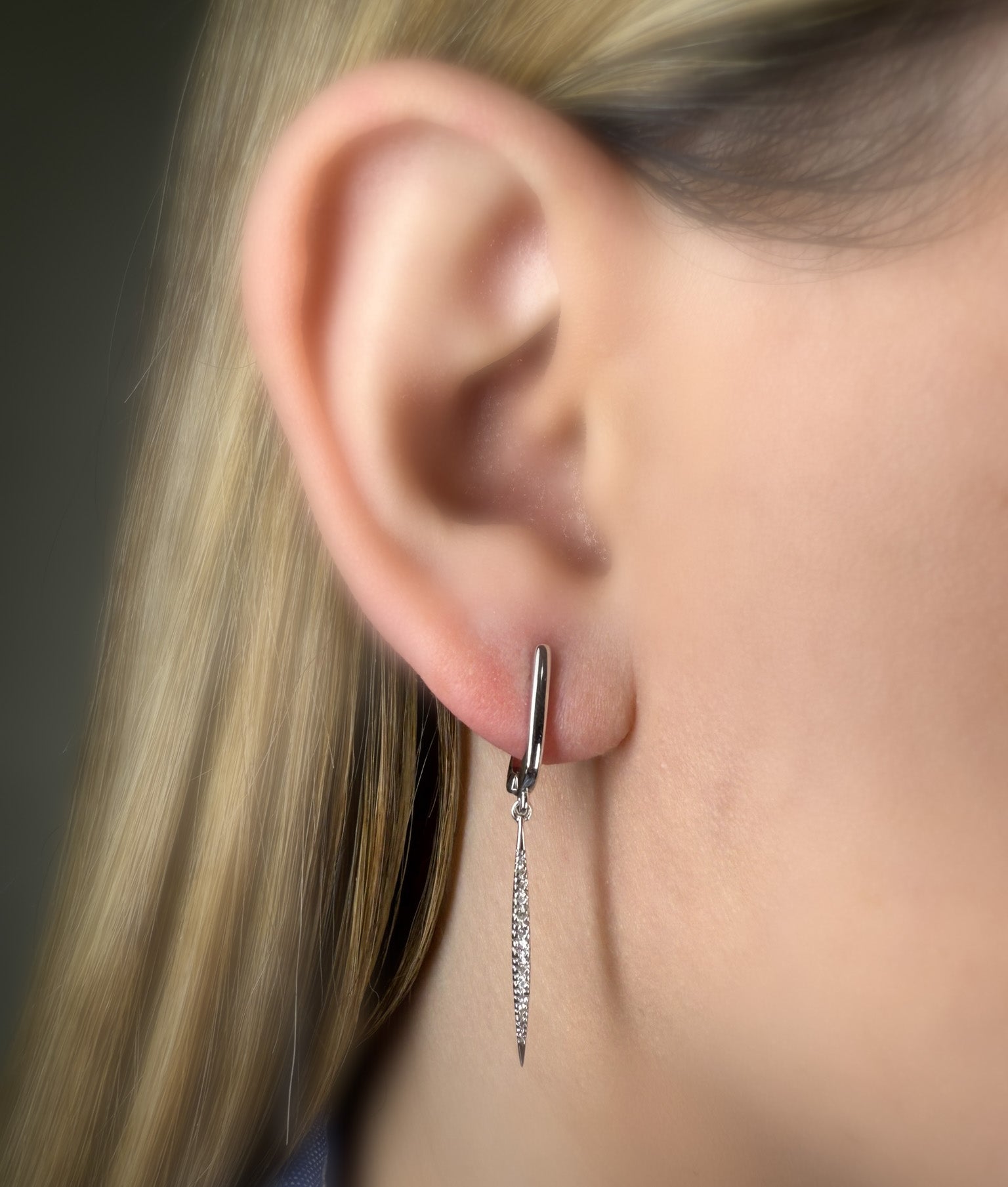 Diamond Drop Earrings in White Gold 14K