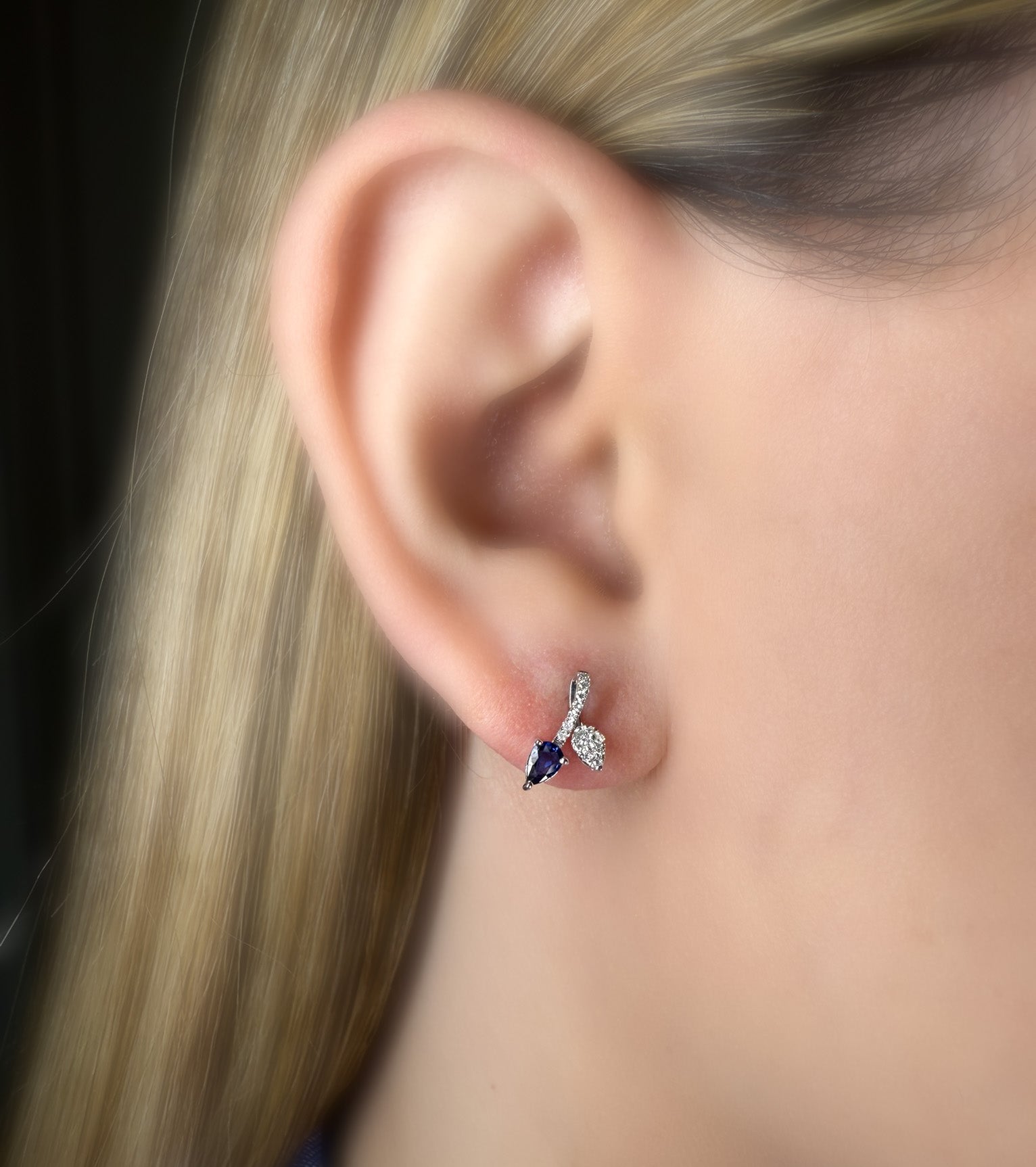 Sapphire and Diamond Earrings in White Gold 14k