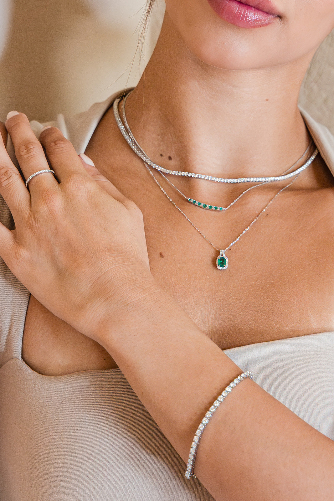 Emerald and Diamond Curved Bar Necklace in Gold 14k