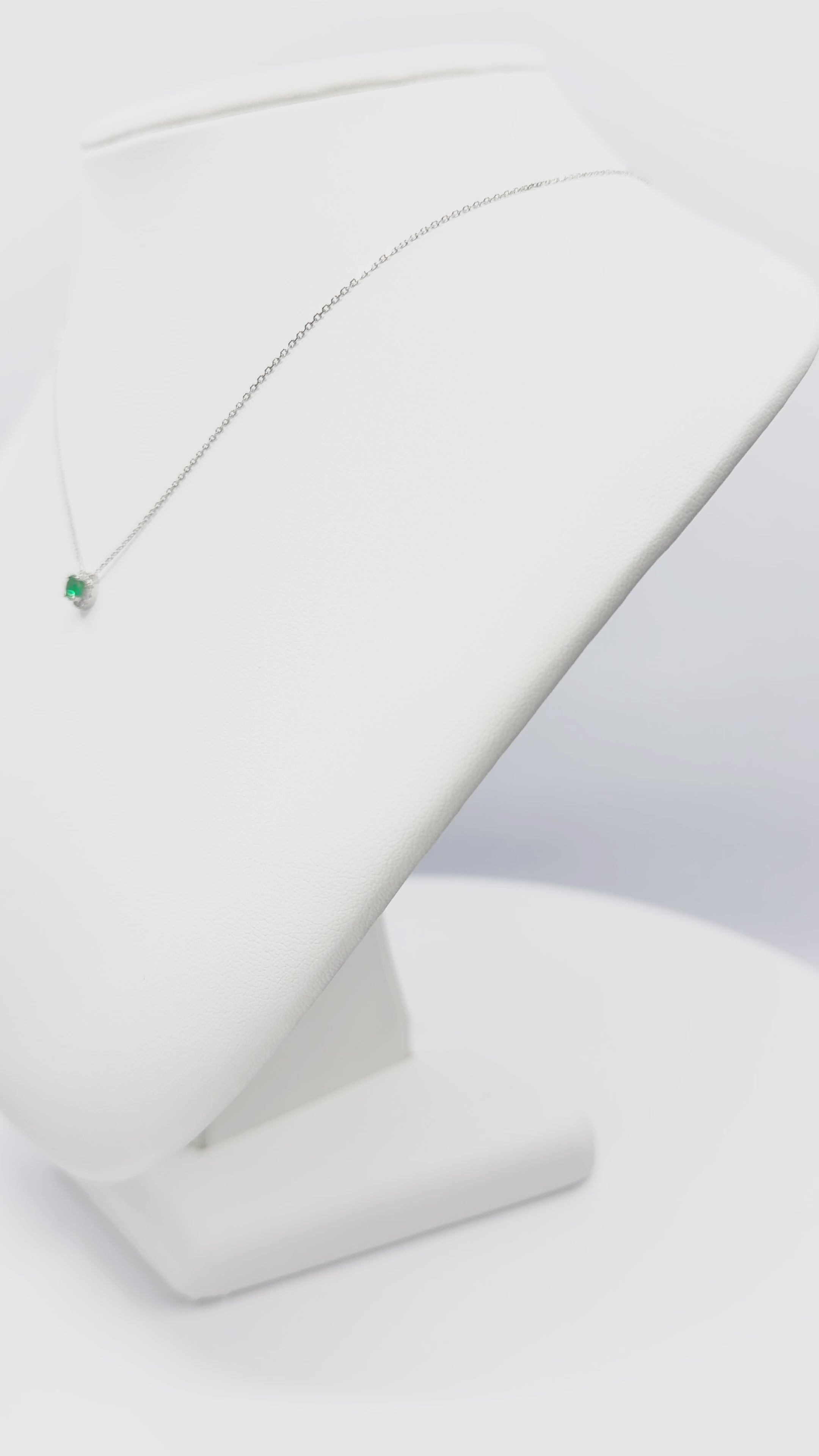 Load video: Emerald and Diamond Necklace in White Gold 14K